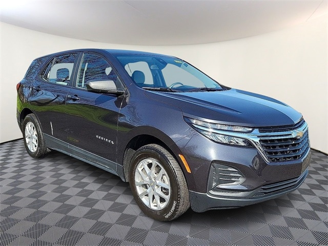 2022 Chevrolet Equinox LS's photo