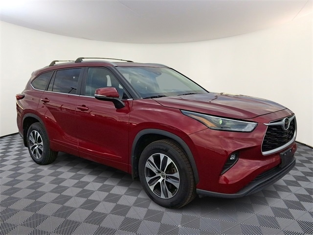 2023 Toyota Highlander XLE's photo