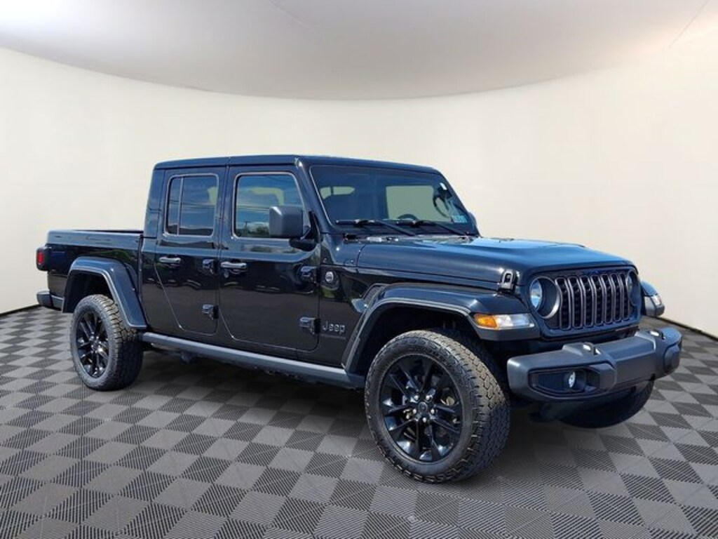Used 2024 Jeep Gladiator Sport Truck Crew Cab