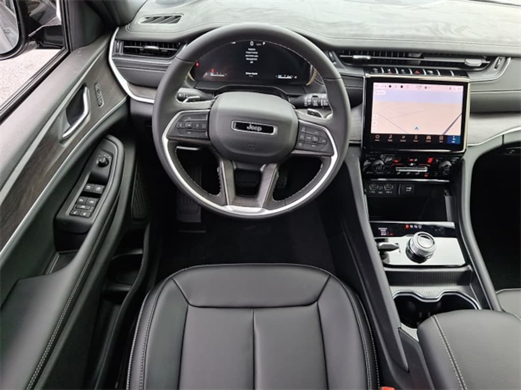 New 2025 Jeep Grand Cherokee L LIMITED 4X4 Sport Utility