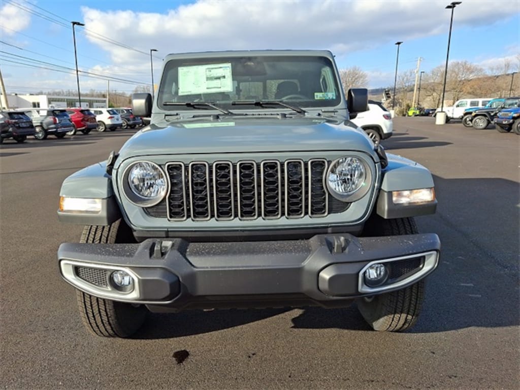 New 2026 Jeep Gladiator SPORT S 4X4 Pickup