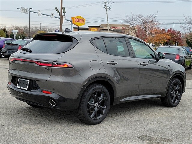 2024 Dodge Hornet R/T Plus photo 4