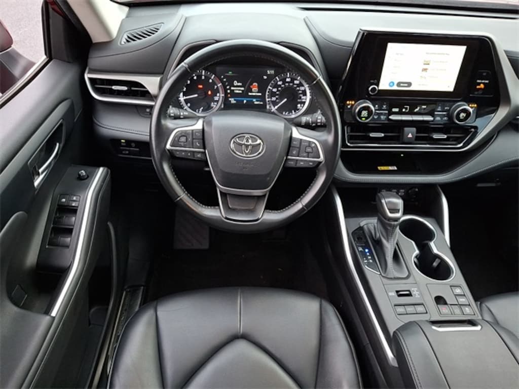 Used 2023 Toyota Highlander XLE SUV