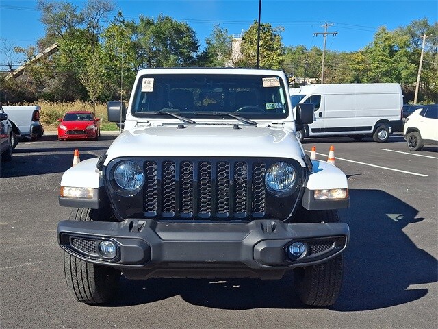 2022 Jeep Gladiator Altitude photo 2