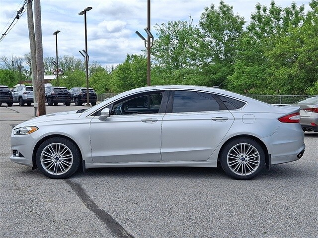 2016 Ford Fusion SE photo 4