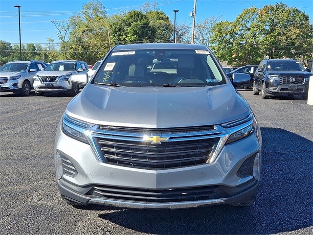 2023 Chevrolet Equinox LT photo 2