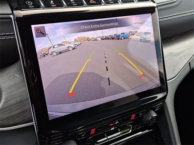 2022 Jeep Grand Cherokee Limited photo 4