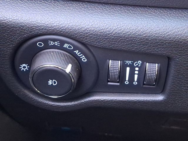 2026 Chrysler Pacifica Select - Photo 24