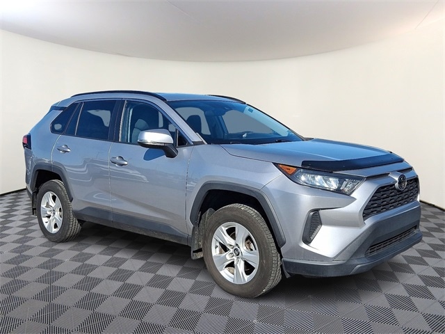 2019 Toyota RAV4 LE's photo