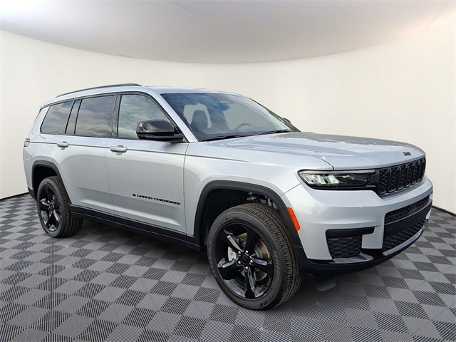 2025 Jeep Grand Cherokee L Altitude's photo