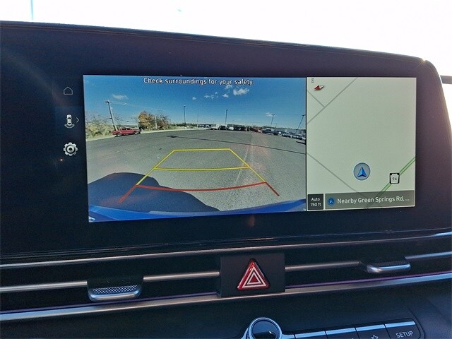 2024 Hyundai Elantra SEL photo 4