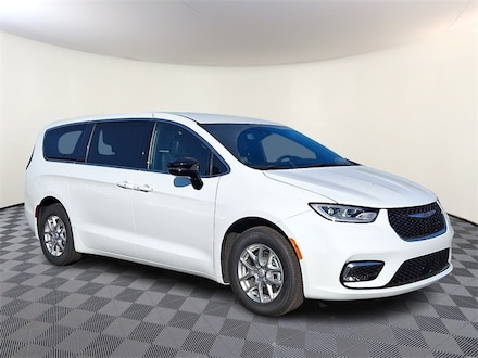 2026 Chrysler Pacifica SELECT Passenger Van