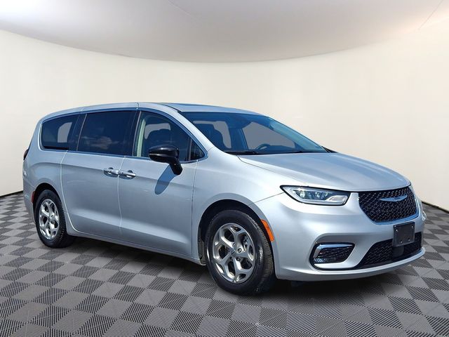 2024 Chrysler Pacifica Limited's photo
