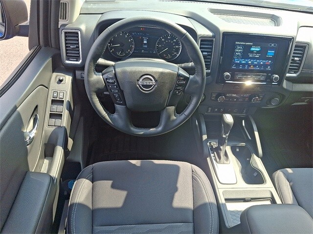 2024 Nissan Frontier SV photo 2