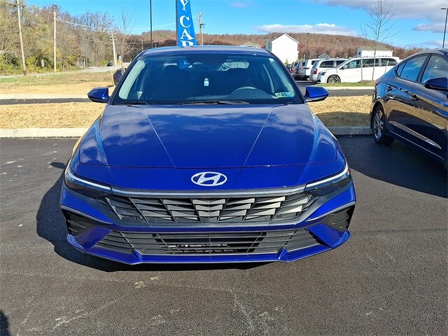 2024 Hyundai Elantra SEL photo 2