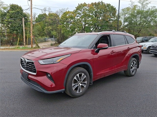2023 Toyota Highlander XLE photo 3
