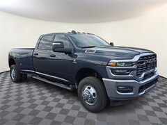 2026 Ram 3500 TRADESMAN CREW CAB 4X4 8' BOX Pickup