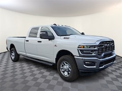 2026 Ram 3500 TRADESMAN CREW CAB 4X4 8' BOX Pickup