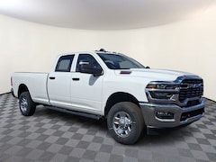 2026 Ram 2500 TRADESMAN CREW CAB 4X4 8' BOX Pickup