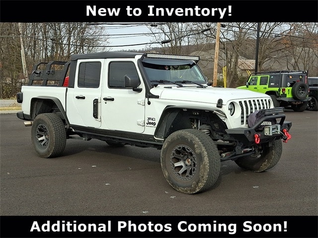 2023 Jeep Gladiator Sport S's photo