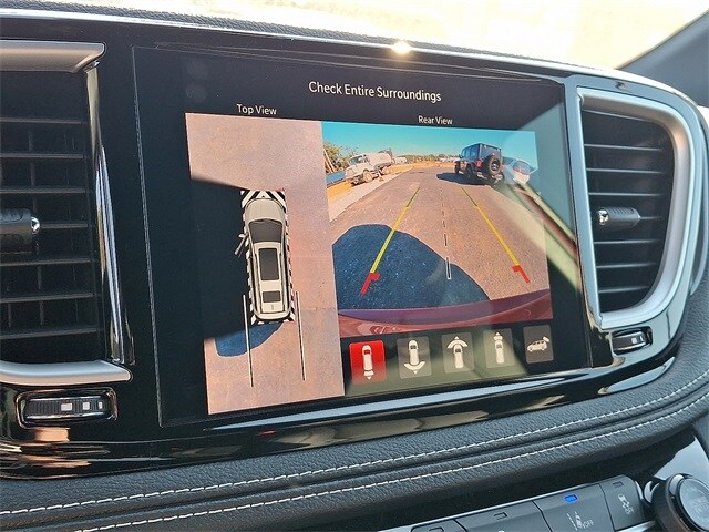 2026 Chrysler Pacifica photo 3