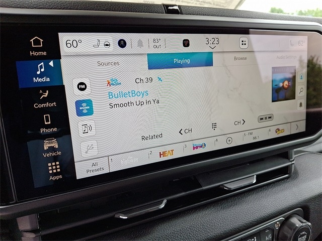 2025 Jeep Wrangler Sport S photo 3