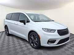 2026 Chrysler Pacifica SELECT Passenger Van