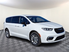 2026 Chrysler Pacifica SELECT AWD Passenger Van