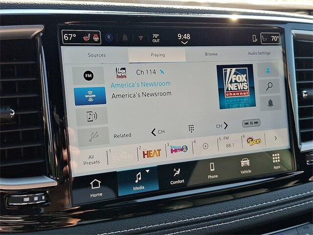 2026 Chrysler Pacifica photo 2