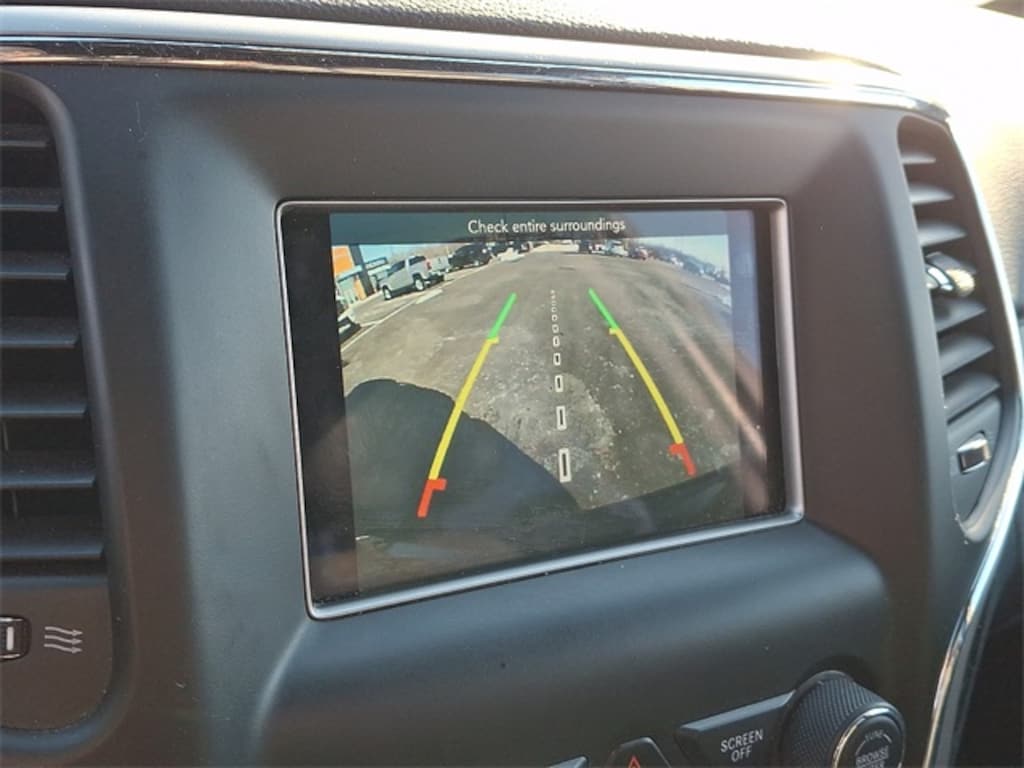 Used 2019 Jeep Grand Cherokee Laredo SUV