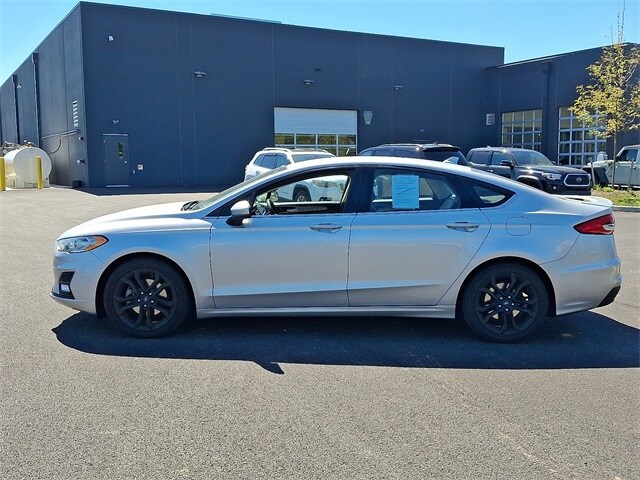 2019 Ford Fusion SE photo 4