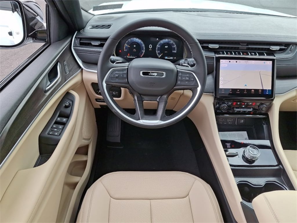 New 2025 Jeep Grand Cherokee L LIMITED 4X4 Sport Utility