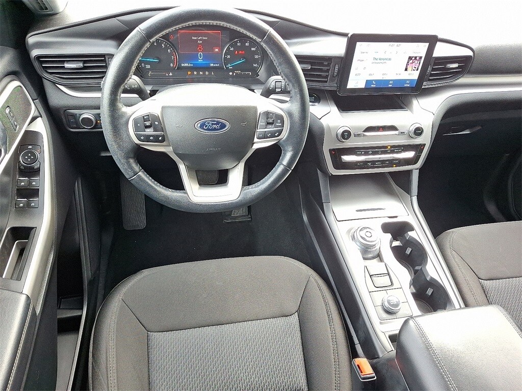 2022 Ford Explorer XLT photo 2