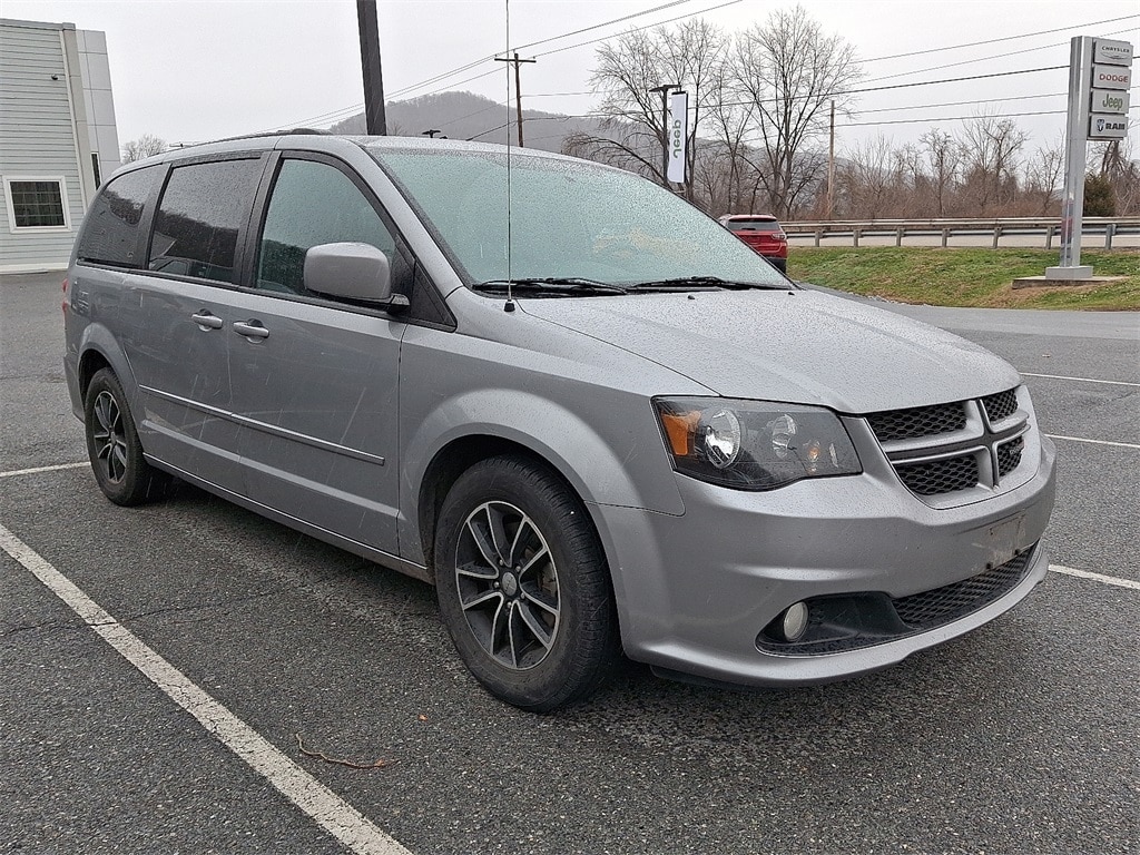 2017 Dodge Grand Caravan GT's photo