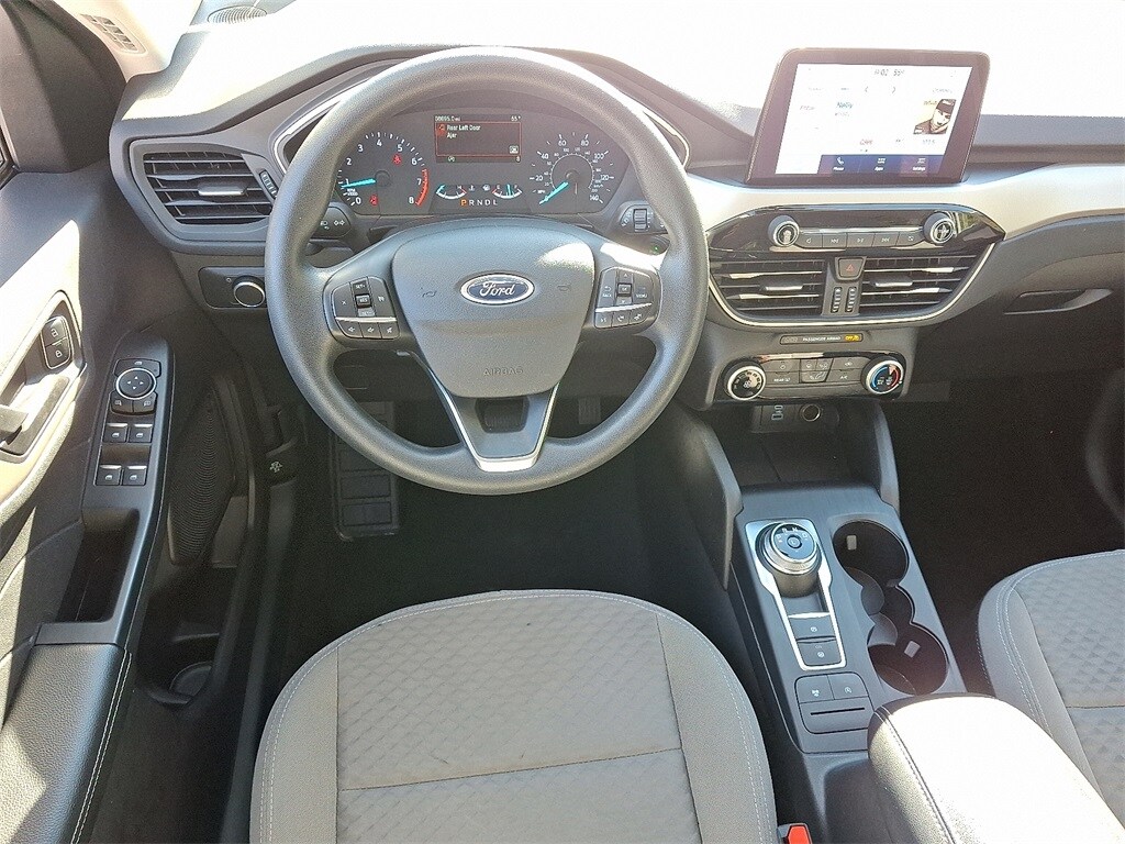 2022 Ford Escape SE photo 2
