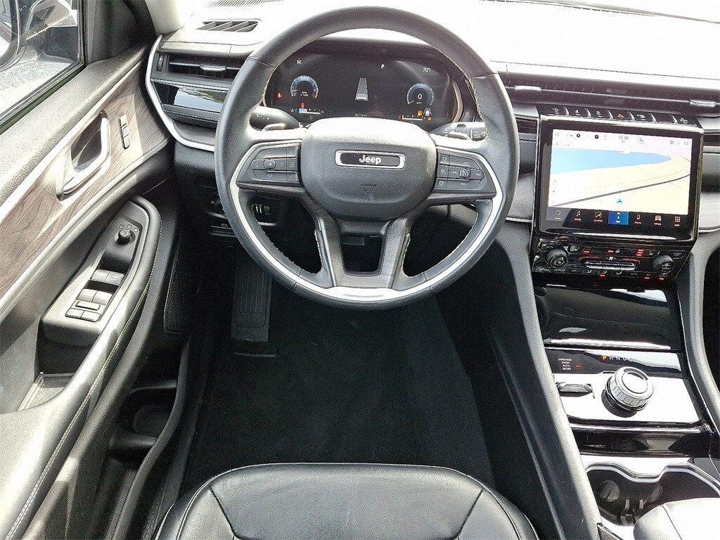 2022 Jeep Grand Cherokee Limited photo 2