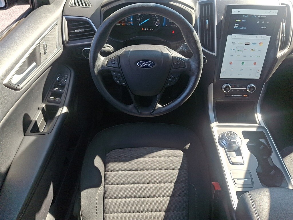 2022 Ford Edge SE photo 2