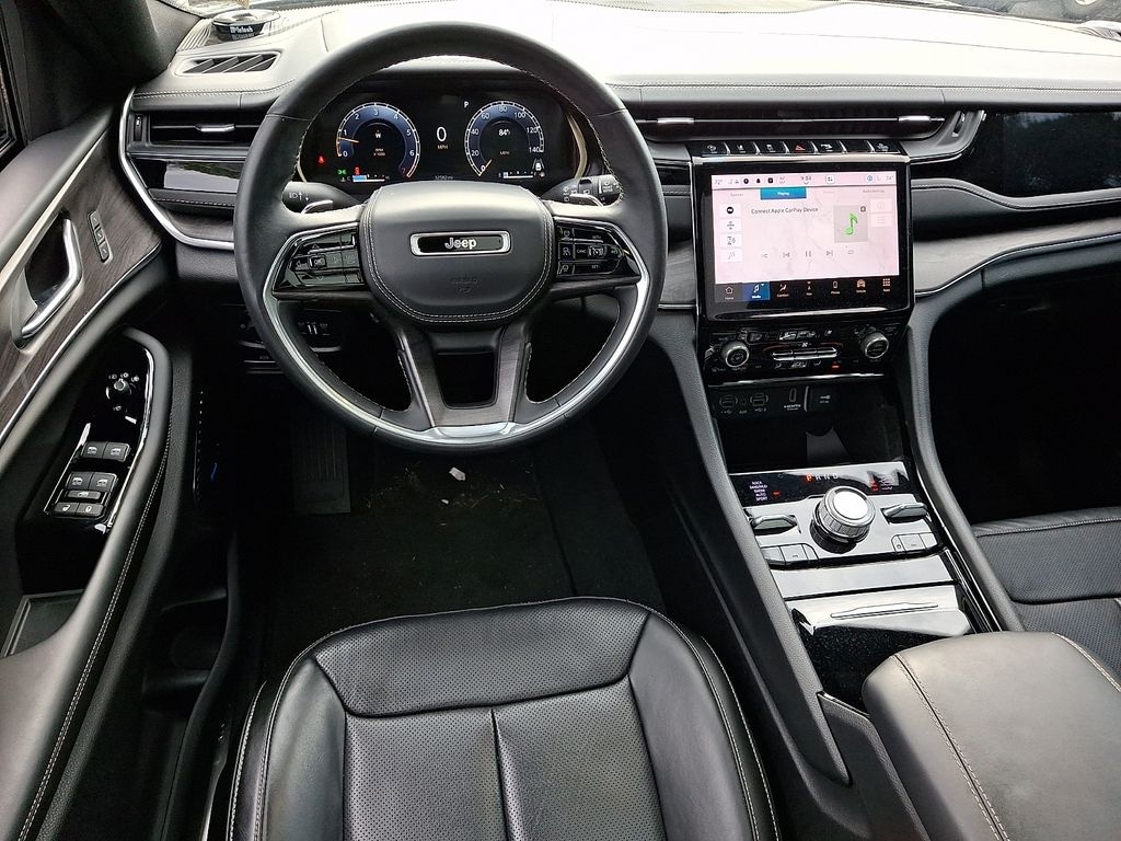 Used 2022 Jeep Grand Cherokee Overland SUV
