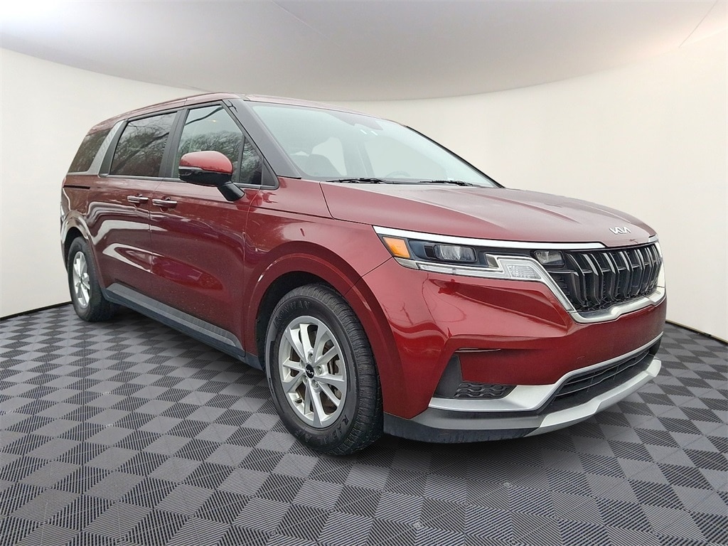 Used 2024 Kia Carnival LX Minivan/Van