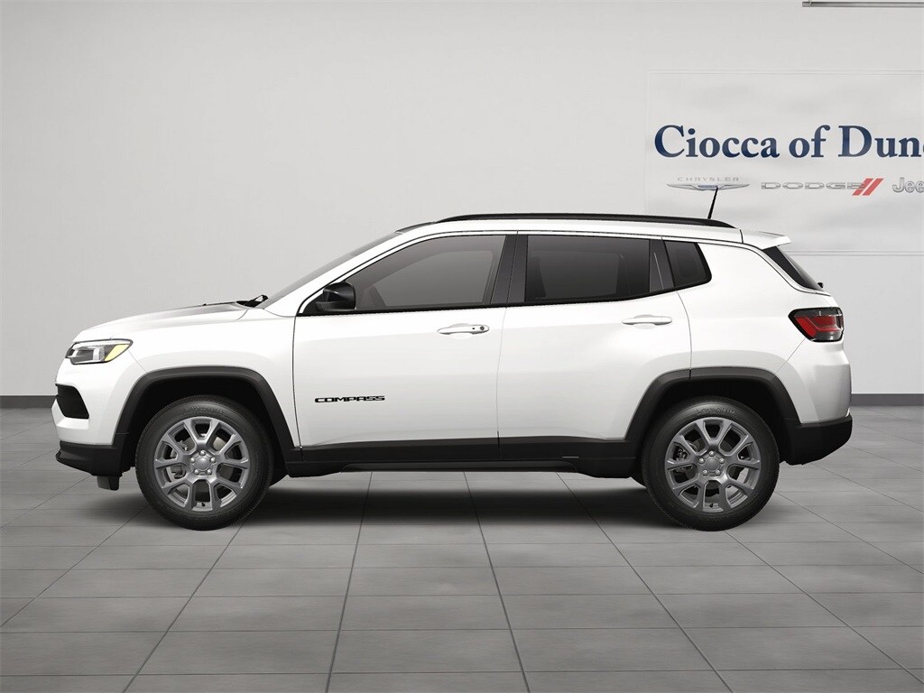 2024 Jeep Compass Latitude Lux photo 3