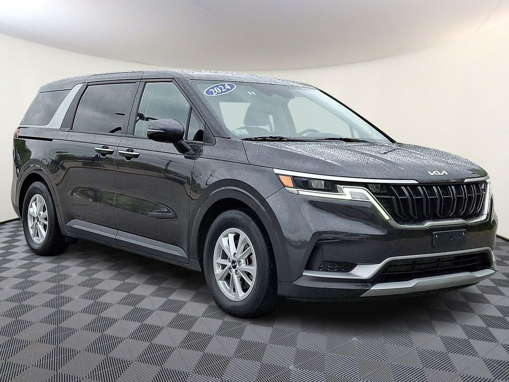 Used 2024 Kia Carnival LX Minivan/Van