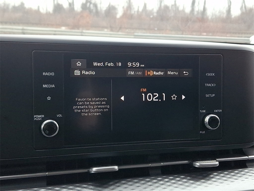 Used 2024 Kia Carnival LX Minivan/Van