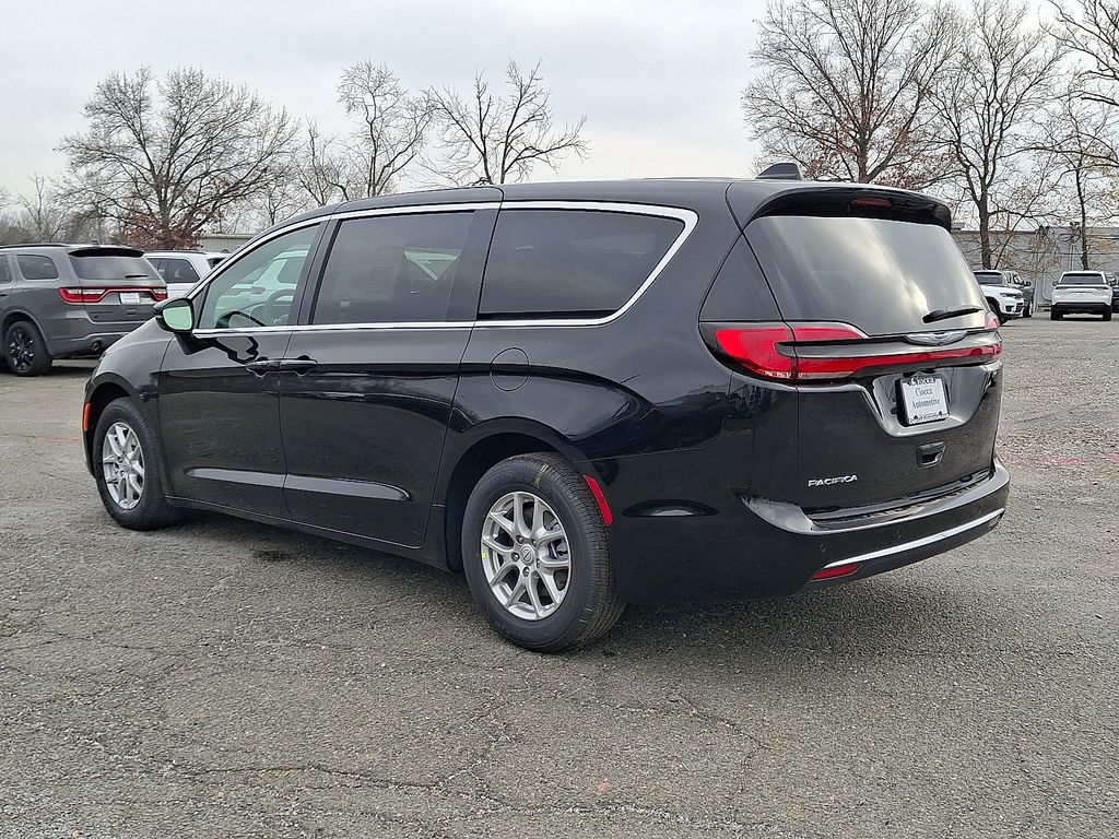 2026 Chrysler Pacifica Select - Photo 32