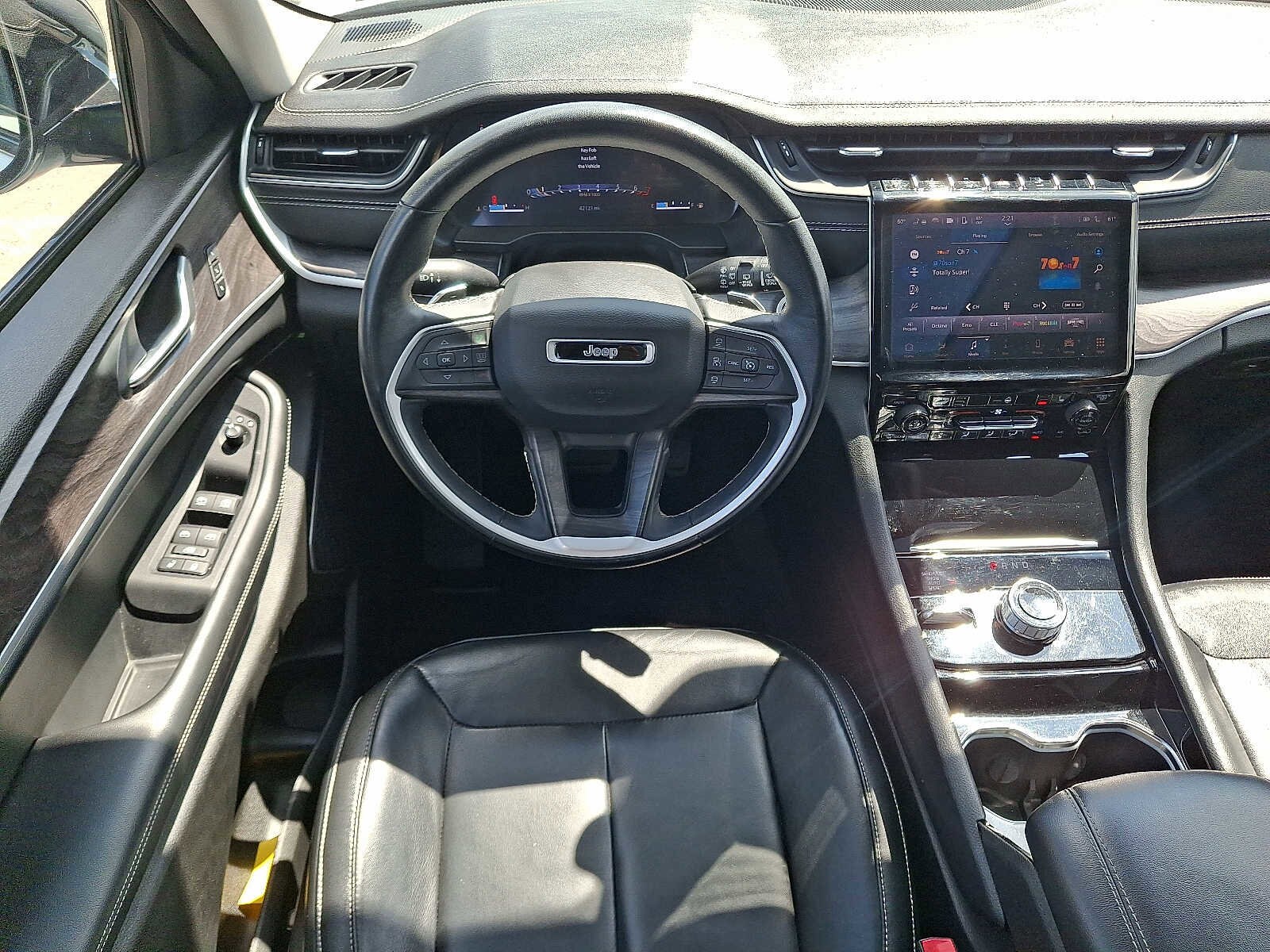 2022 Jeep Grand Cherokee Limited photo 2