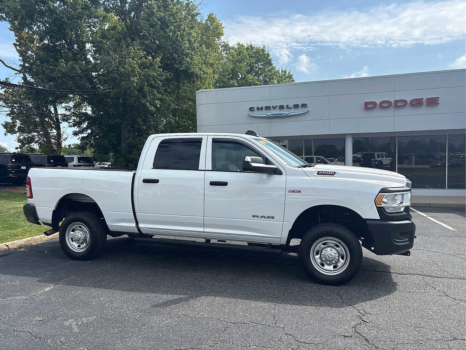 2022 Ram 2500 Tradesman photo 2