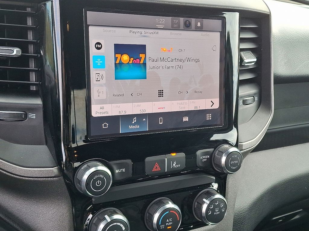 2025 Ram 1500 Tradesman photo 3