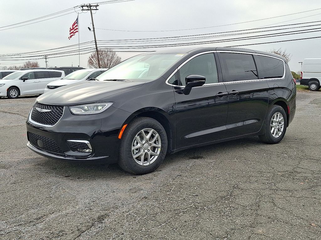 2026 Chrysler Pacifica Select - Photo 31