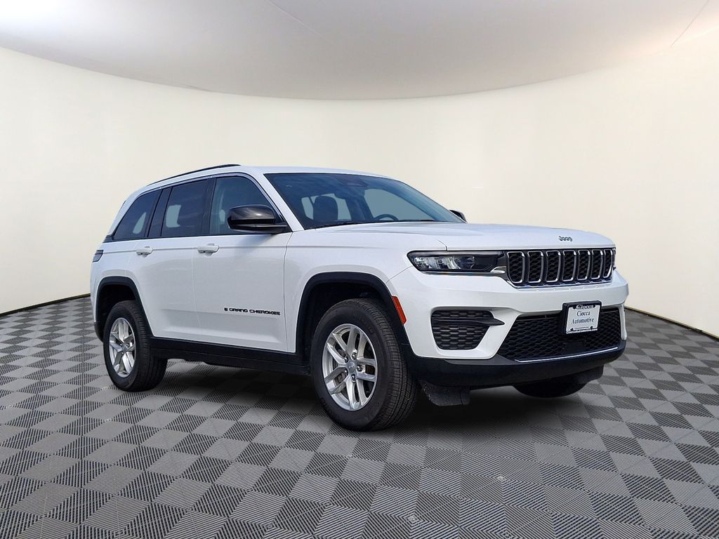 2023 Jeep Grand Cherokee Laredo X SUV for sale in Muncy PA