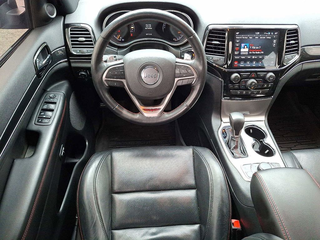 2021 Jeep Grand Cherokee Trailhawk photo 2
