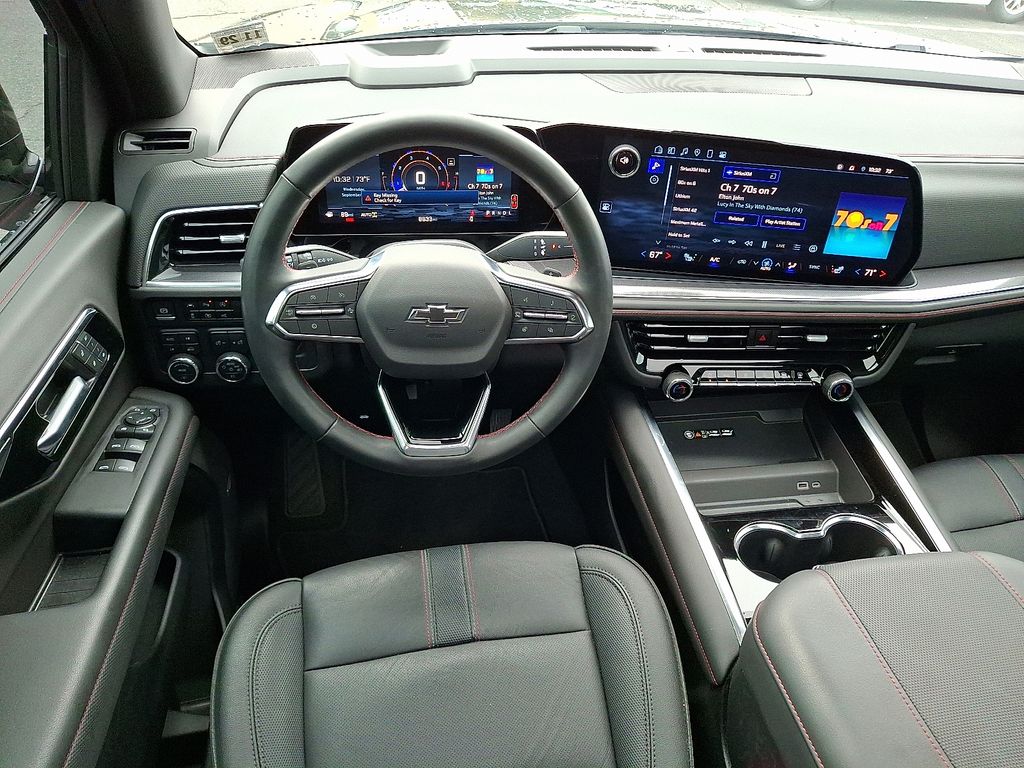 2025 Chevrolet Tahoe RST photo 2